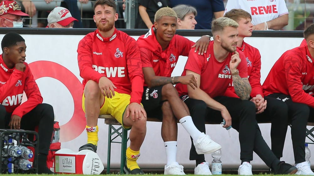 Zeichen auf Abschied: Beim Testspiel gegen Fortuna Köln schaute Ismail Jakobs (Mitte) nur zu.&nbsp;