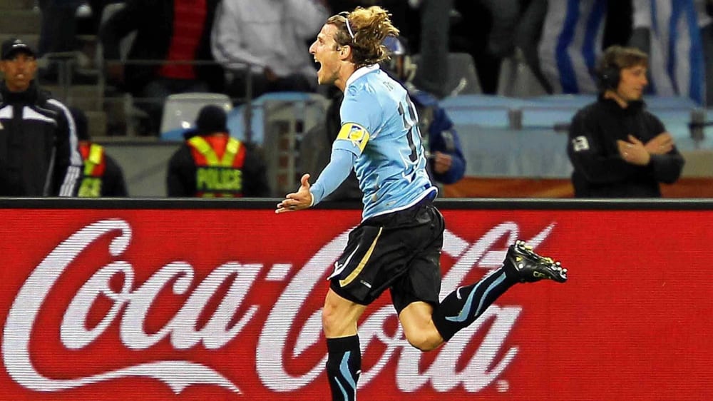 Diego Forlan bejubelt den Ausgleich für Uruguay im WM Halbfinale 2010 gegen die Niederlande.&nbsp;