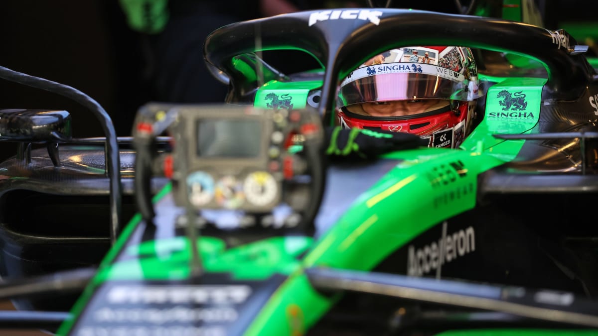 Zhou-wird-Testfahrer-bei-Ferrari