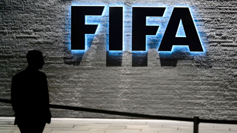 Weltverband FIFA will das Mitverdienen der Spielerberater deckeln.