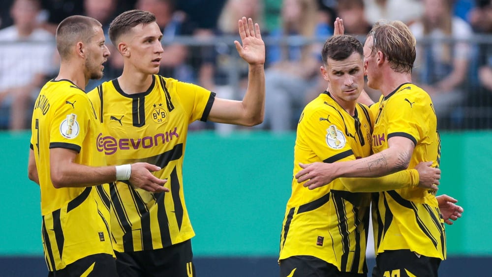 Waldemar Anton, Nico Schlotterbeck, Pascal Groß und Julian Brandt