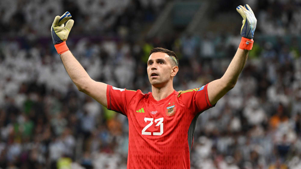 "Für 45 Millionen Argentinier": Keeper Martinez erklärt den ...