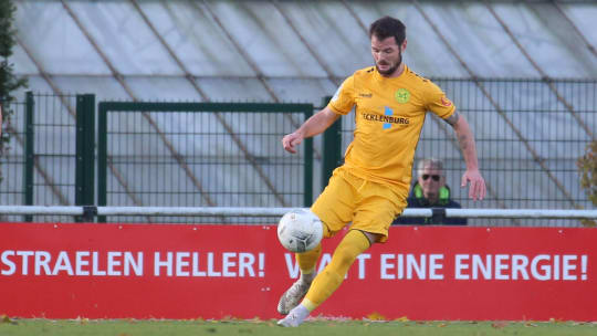 Einst in der Bundesliga jetzt in der Regionalliga: Marcel Heller kämpft mit Straelen um den Klassenverbleib.