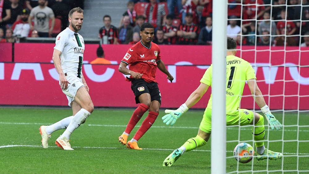 Eingeschossen: Amine Adli (Mi.) traf zum 1:0 für Leverkusen.