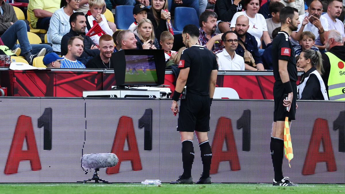 "Abschaffung falsches Zeichen": Klubs positionieren sich für VAR-Erhalt ... "Abschaffung falsches Zeichen": Klubs positionieren sich für VAR-Erhalt ...