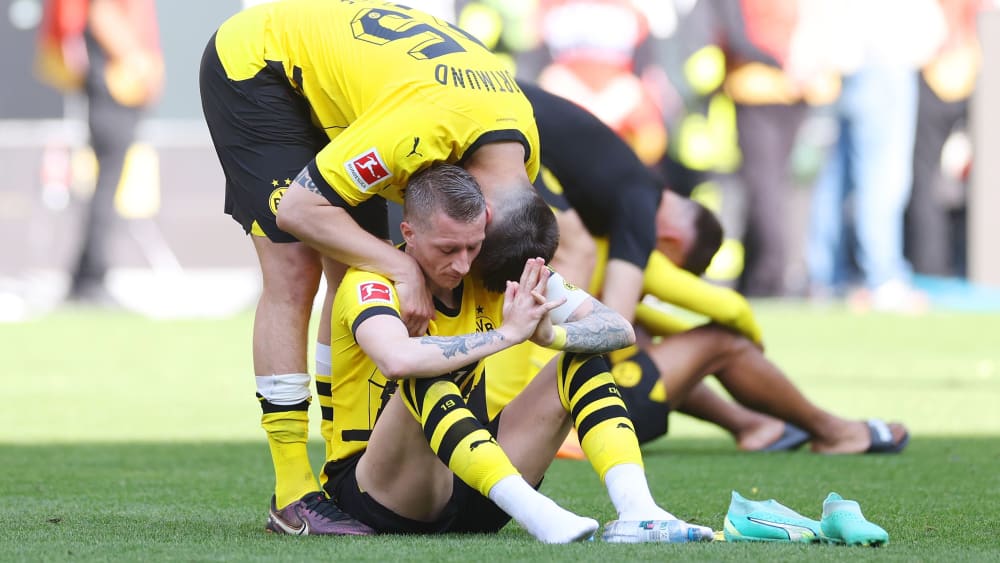Tiefe Trauer: Niklas Süle und Marco Reus haben mit Borussia Dortmund die deutsche Meisterschaft verpasst.