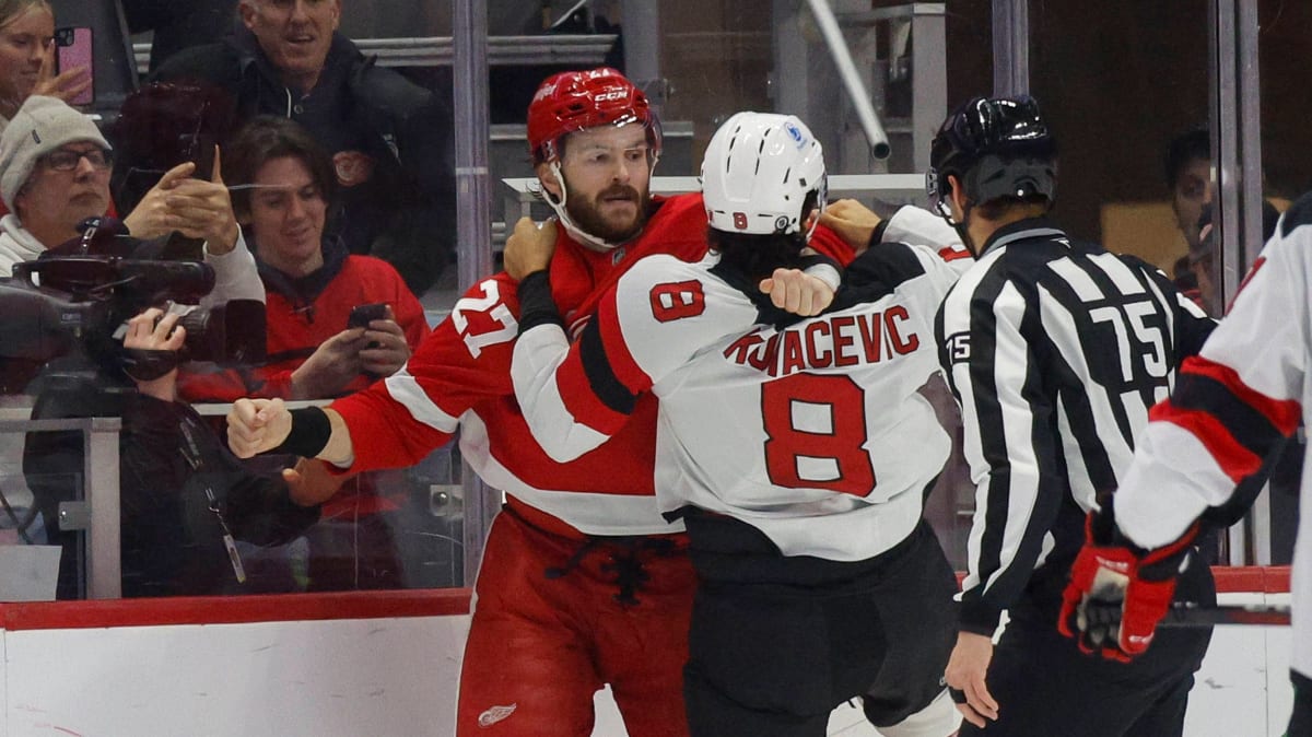 Brisante-letzte-Sekunden-Devils-Sieg-endet-in-Massenschl-gerei