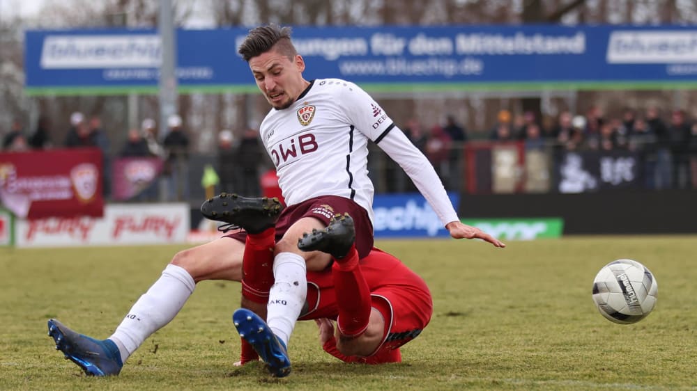 Leicht ins Straucheln geriet der BFC Dynamo (weiß) zuletzt gegen Eilenburg, doch die Bilanz des Jahres ist bislang positiv.