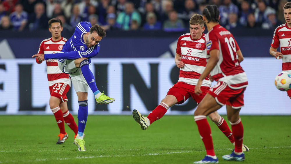 Der Treffer von Kenan Karaman zum 1:0 reichte S04 am Ende für einen Heimsieg gegen Fortuna Düsseldorf.