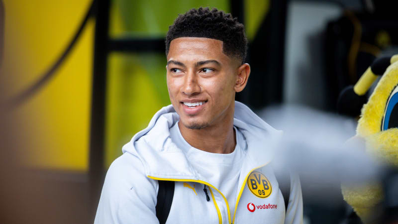 04.08.2025, Llegada del BVB al Teamhotel Gut Brandlhof, Jobe Bellingham (Borussia Dortmund), Saalfelden Gut Brandlhof Salzburg Austria xRHR-FOTO DEx *** 04 08 2025, Llegada del BVB al Teamhotel Gut Brandlhof, Jobe Bellingham Borussia Dortmund , Saalfelden Gut Brandlhof Salzburg Austria xRHR PHOTO DEx Copyright: DennisxEwert RHR-FOTOx RHR-FOTO DE