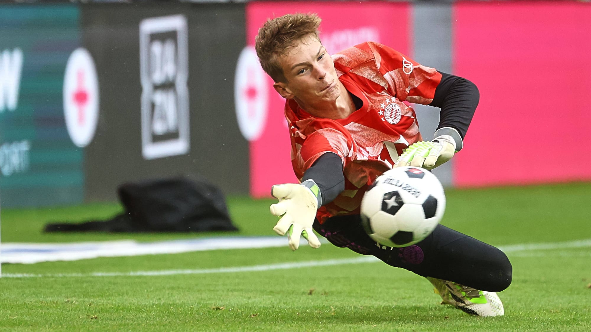 Gareth Ritzy Die größten Profis der 18 Bundesliga-Klubs - kicker