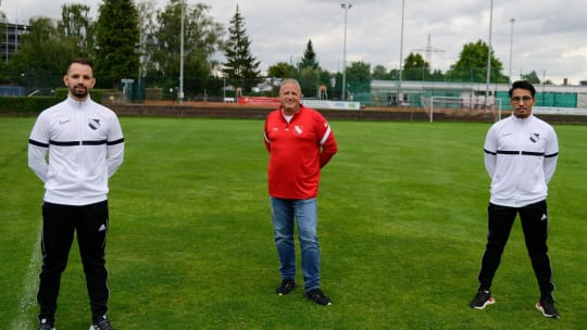 Das neue Führungstrio: Abteilungsleiter Jörg Markert (Mitte) ist schon lange beim ATSV Erlangen. Jetzt begrüßt er den neuen Cheftrainer Fabian Adelmann (links) und seinen Assistenten Karim Farhan.