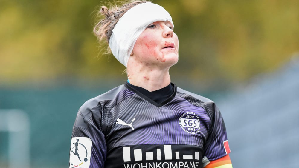 Durchgebissen: Essens Kapit&#228;nin Marina Hegering zog mit ihrem Team ins Viertelfinale ein.