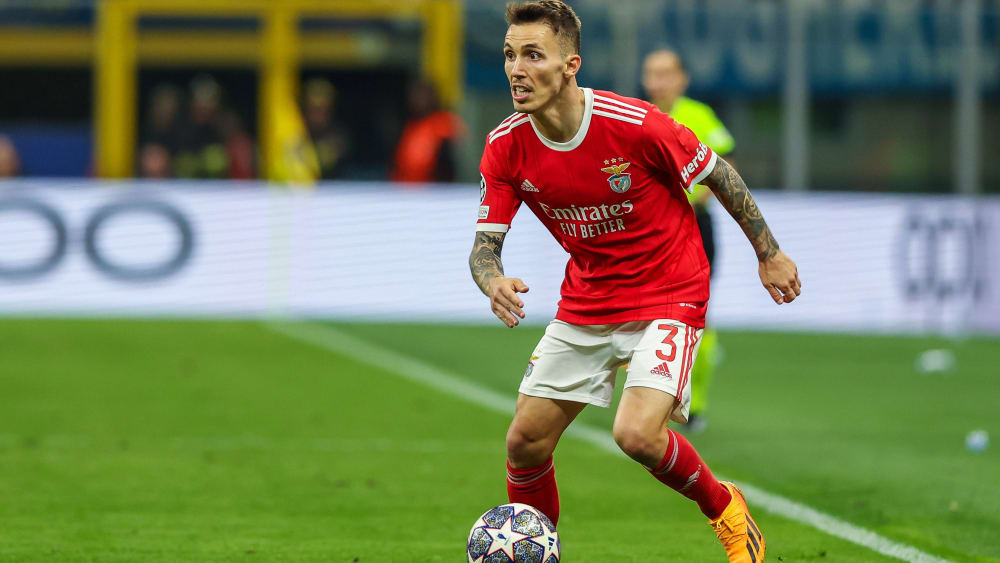 Offiziell Leverkusen verpflichtet Grimaldo bis 2027 kicker