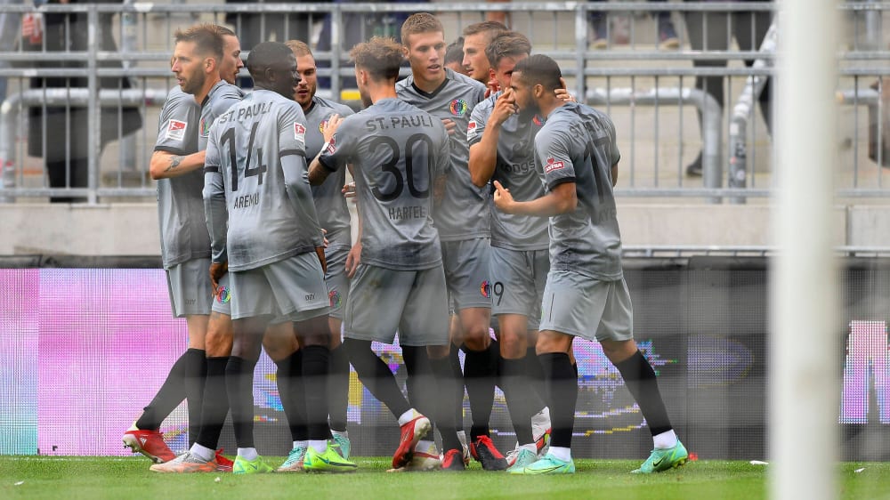 Hatten allen Grund zum Jubeln: Der FC St. Pauli gewann auch das vierte Heimspiel der Saison.