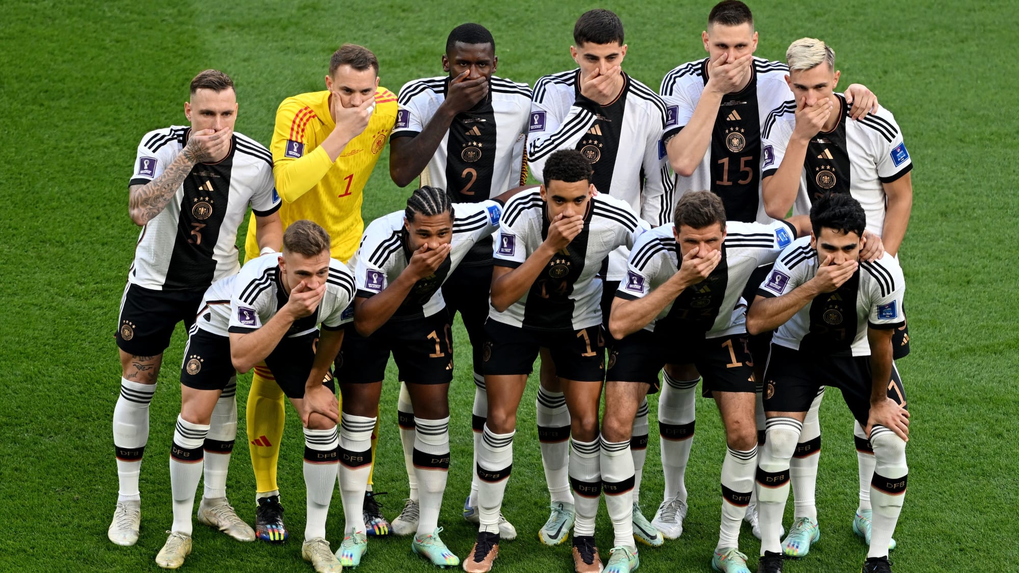 Die WM 2022 in Bildern: Regenbogen und Doppelkopf - kicker