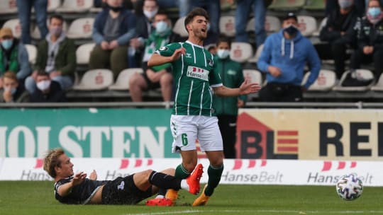 Im Spiel gegen den MSV Duisburg brach sich VfB Lübecks Elsamed Ramaj das Schlüsselbein - bis zu zwölf Wochen fällt er aus.