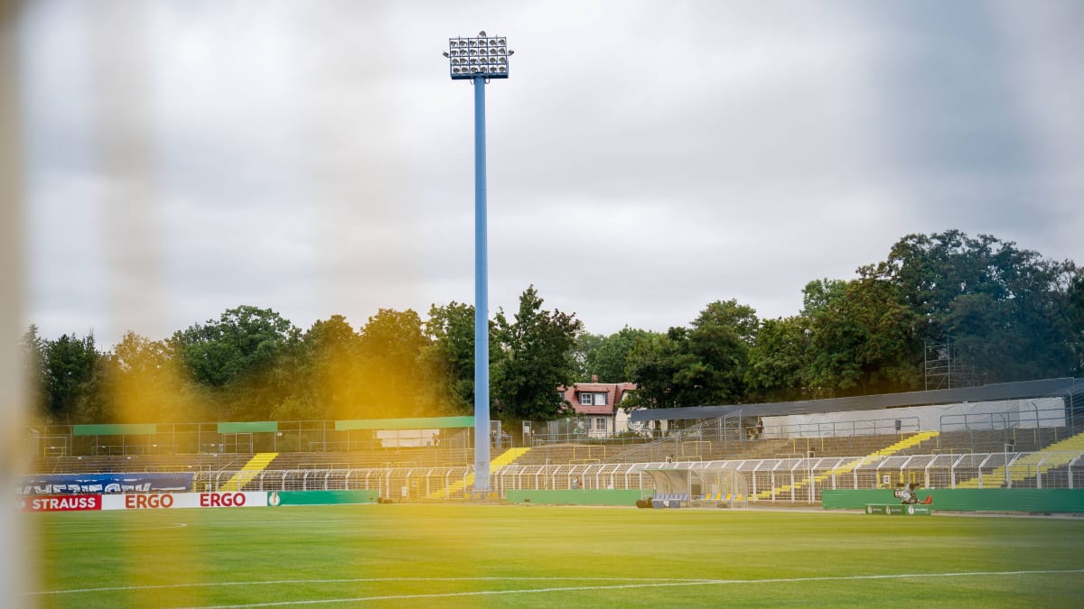 -Wachr-tteln-Lok-verkauft-gegen-Zehlendorf-keine-Tageskarten-f-r-die-Gegengerade