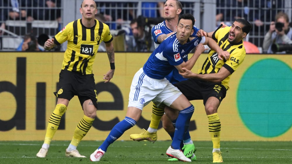 Ewig junges Duell: Am Samstag stehen sich Schalke und Dortmund zum 100. Mal in der Bundesliga gegenüber.