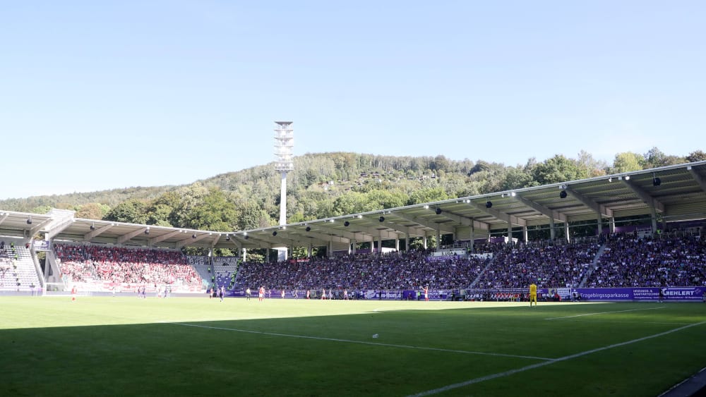 Die Fans von Erzgebirge Aue initiierten gemeinsam mit dem Klub ein Crowdfunding-Projekt zum Erhalt des traditionsreichen Stadionnamens.