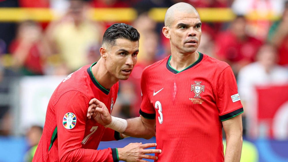 Zwei portugiesische Haudegen: Cristiano Ronaldo und Pepe (re.).