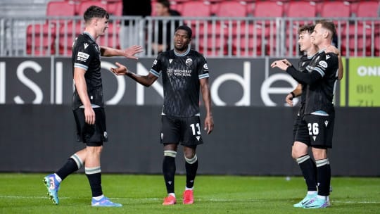Matchwinner: Sandhausens Emmanuel Iwe (#13) wurde gegen den FC-Astoria Walldorf spät zum Helden.