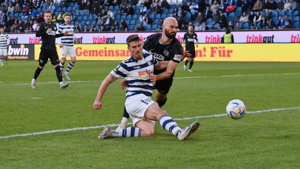 In einem umkämpfen Spiel besorgte Joker Benjamin Girth (li.) für den MSV Duisburg den 2:2-Ausgleich