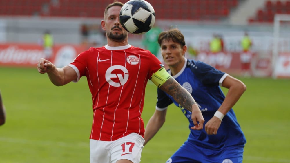 Marc Wachs (rotes Trikot) hat sich an der Sehne verletzt.