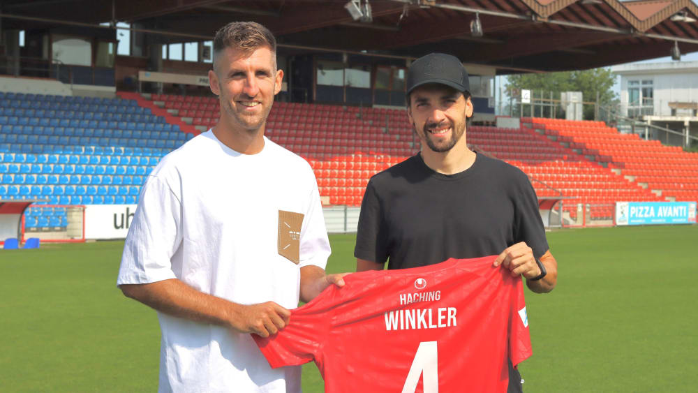Alexander Winkler mit Sportdirektor Markus Schwabl.