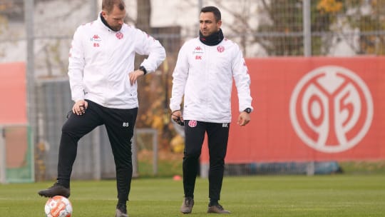 Gibt am Samstag für Bo Svensson (li.) den Ton beim 1. FSV Mainz 05 an: Babak Keyhanfar (re.).