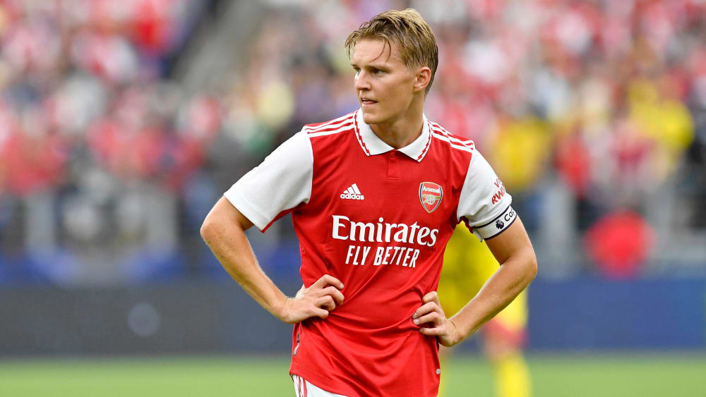 Martin Ödegaard trägt in der kommenden Saison die Kapitänsbinde beim FC Arsenal.