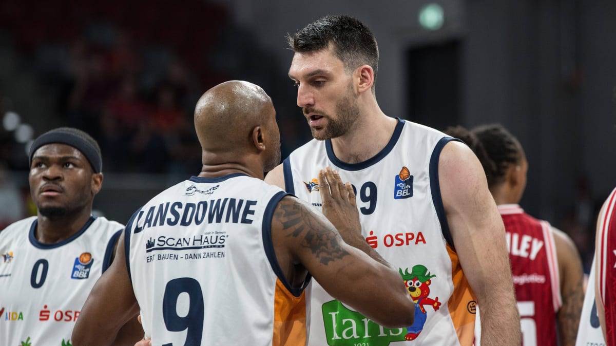 Ungewohnt-schwach-von-au-en-Seawolves-ziehen-Bamberg-den-Stecker