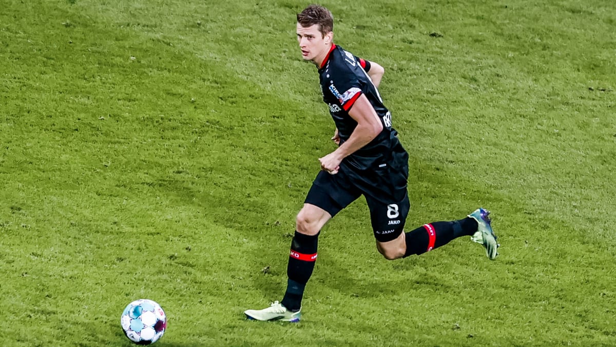 Bayer Leverkusen ernennt Lars Bender zum Ehrenspielführer kicker