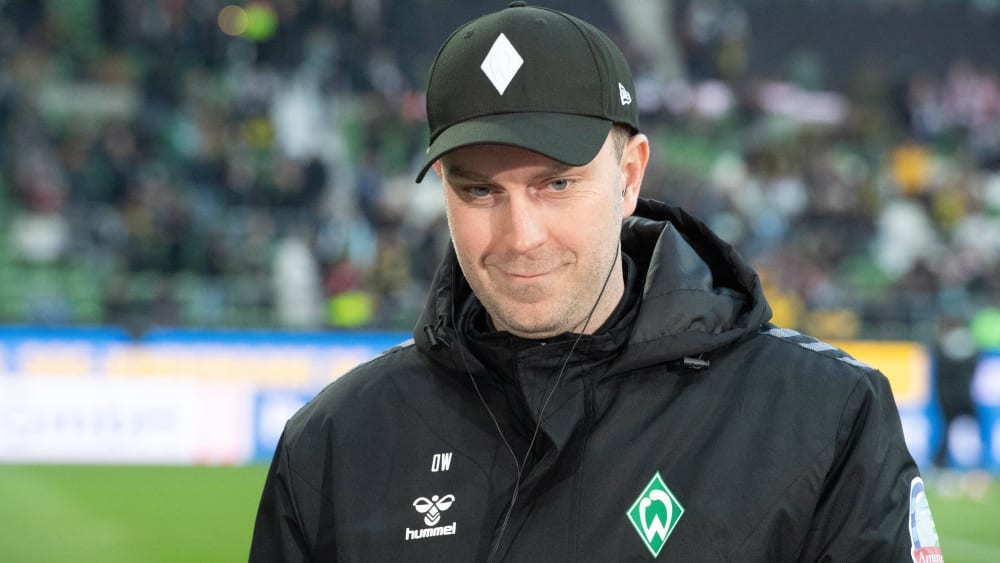 Muss in der Abwehr und im Mittelfeld umbauen: Werder-Coach Ole Werner.