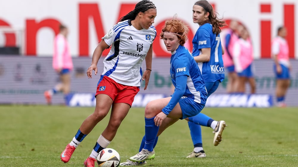 Lisa Baum, hier im Duell mit Lena Göppel (Meppen).