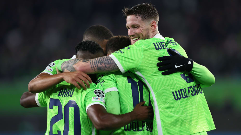 Lebenszeichen in der Champions League: Der VfL Wolfsburg jubelt gegen Salzburg.