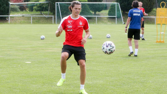 Leon Bürger, hier im Probetraining in Zwickau, unterschrieb beim FC Carl Zeiss Jena.