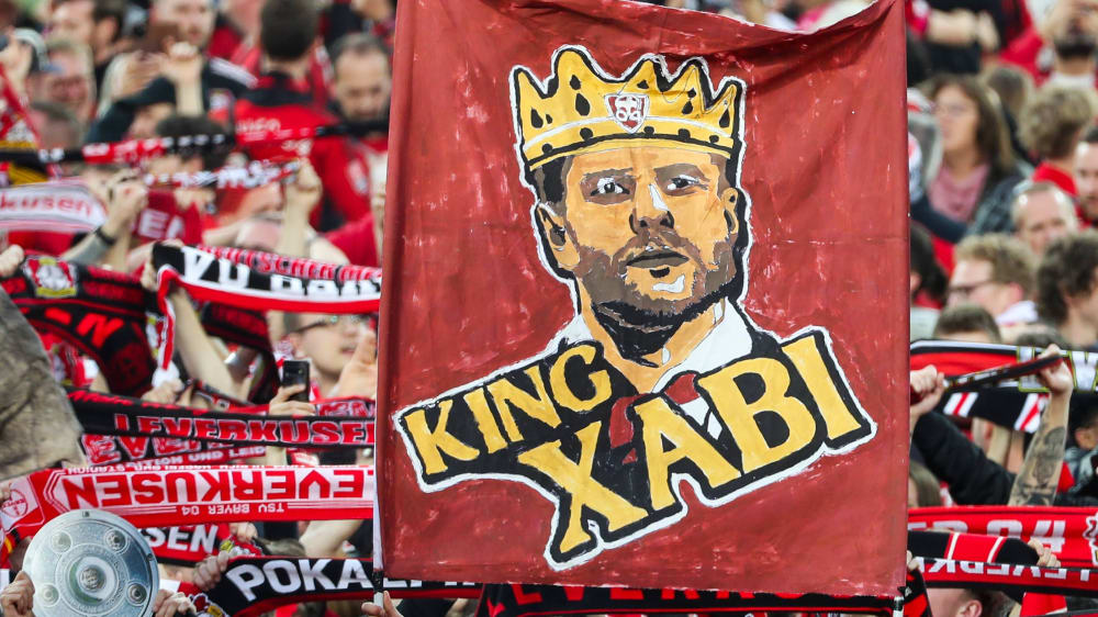 Mit "King Xabi" ist Trainer Xabi Alonso gemeint.