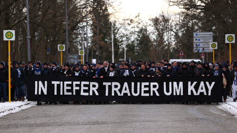 Trauermarch der Fans von Hertha BSC in Gedenken an Kay Bernstein