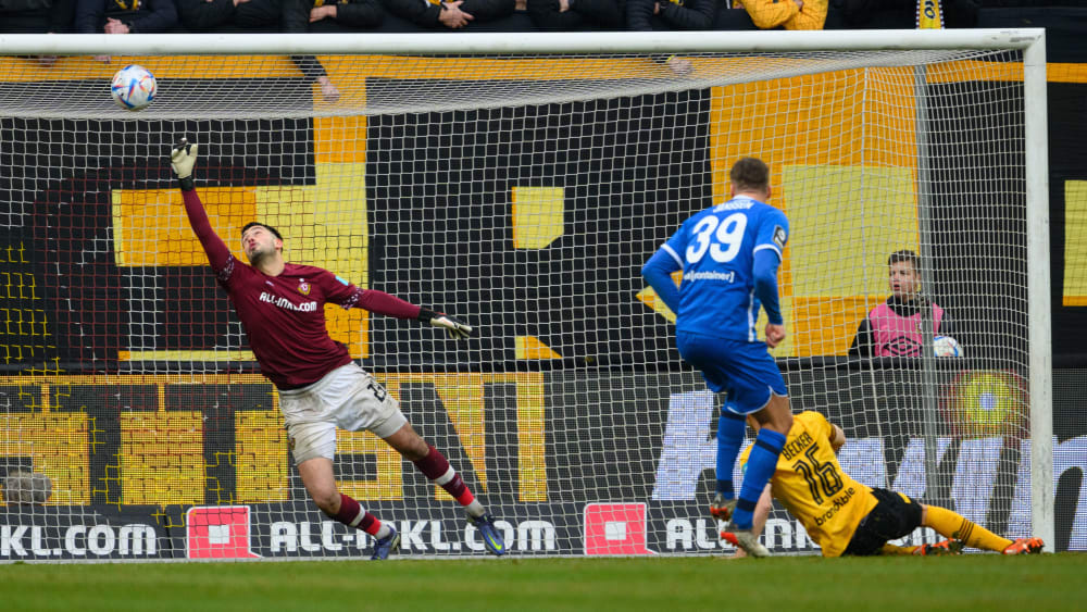 Der umjubelte Ausgleich: Marek Janssen erzielt das 1:1 für den SV Meppen.