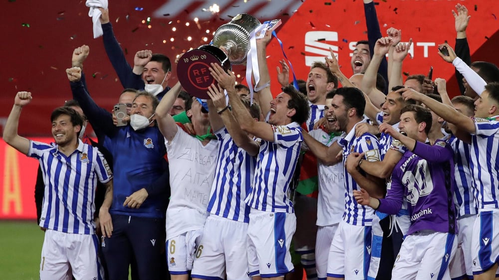Real Sociedad San Sebastian feiert den Copa-Gewinn f&#252;r die Saison 2019/20.