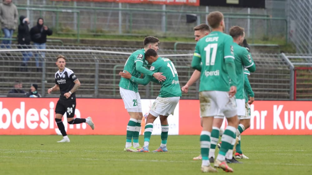 Jubel in Lübeck: Mit seinen zwei Treffern rettete Mats Facklam dem VfB einen Punkt gegen Bielefeld.
