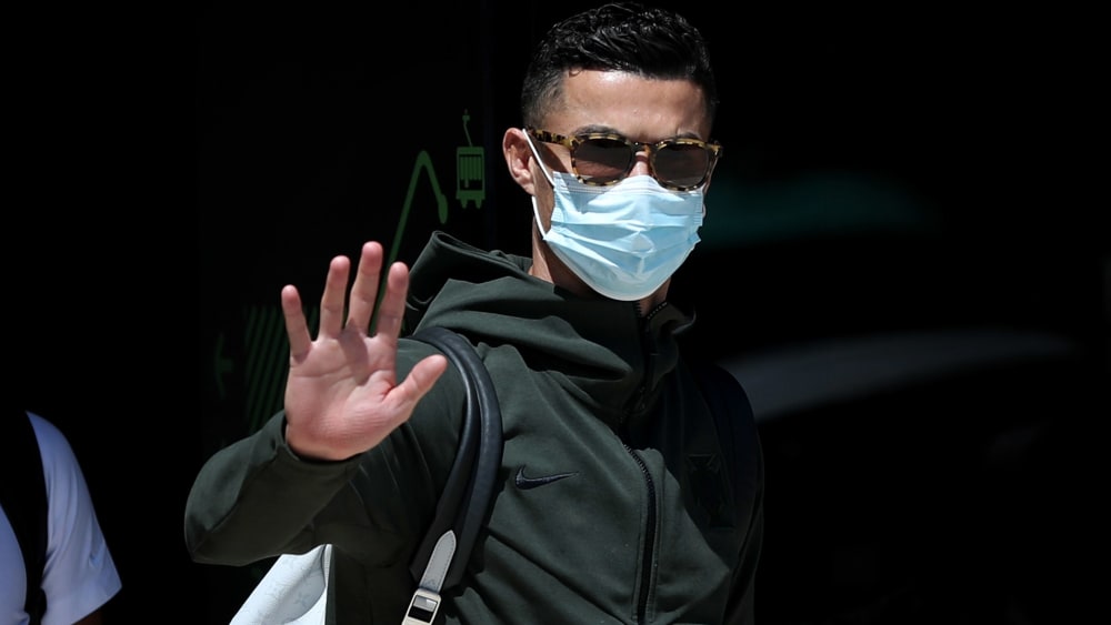 Neue, alte Heimat:&nbsp;Cristiano Ronaldo auf dem Weg zu Manchester United.