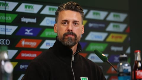 "Blöd, dass wir uns selbst anköpfen"