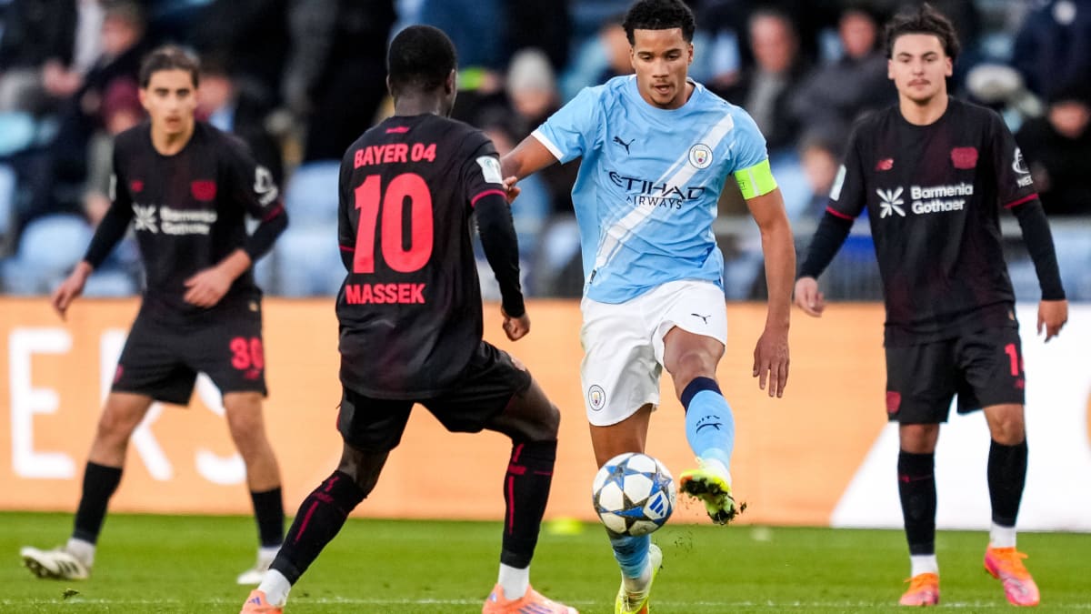 Mukasas-Dreierpack-ManCity-fertigt-Bayer-ab