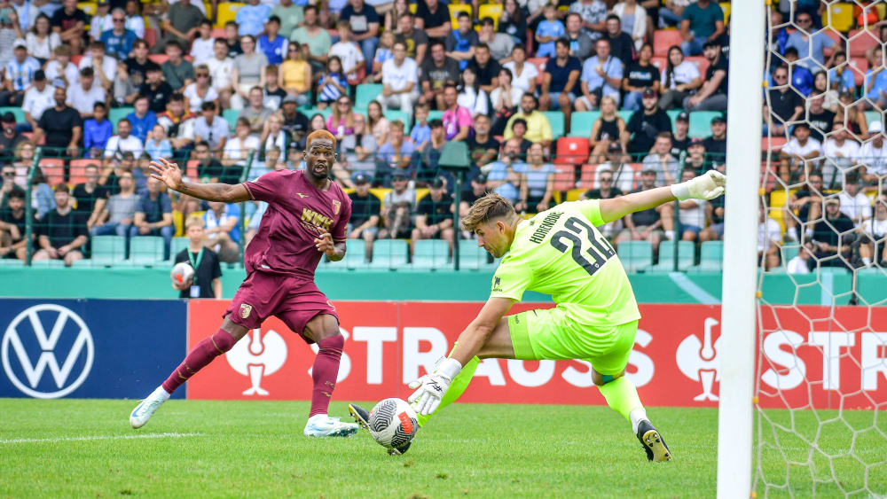Erzielte das wichtige 2:1 für Augsburg: Debütant Samuel Essende.