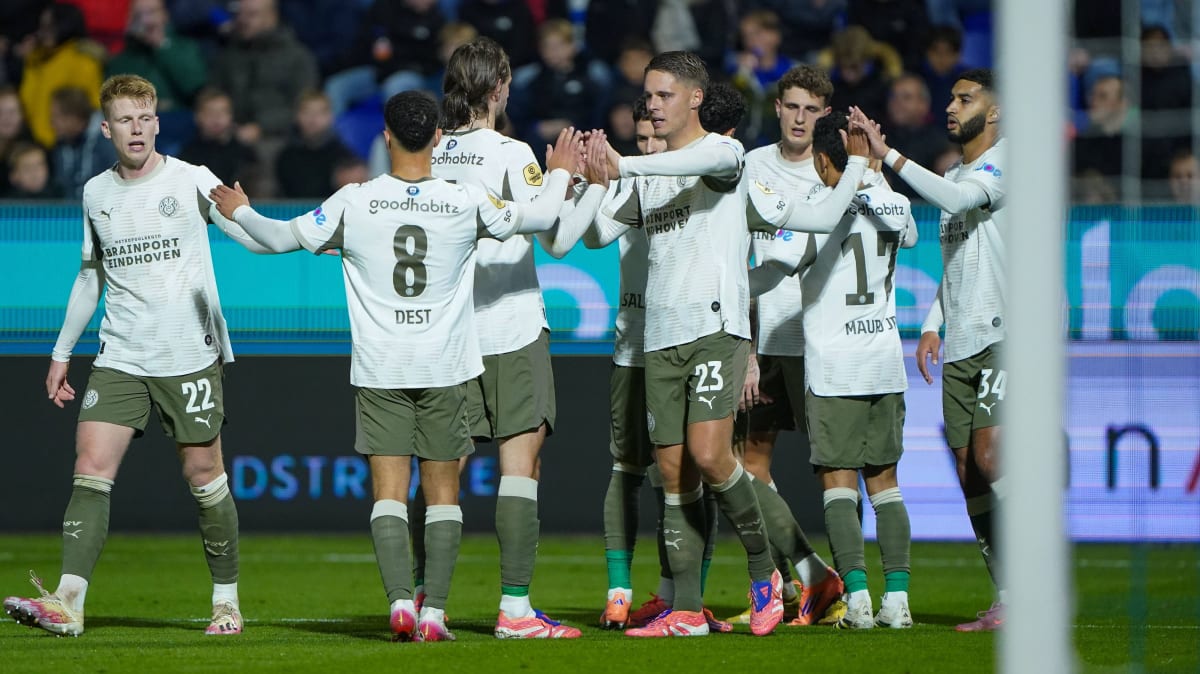Torwart-Fehlpass-und-Rot-wegen-offener-Sohle-PSV-schl-gt-Zwolle