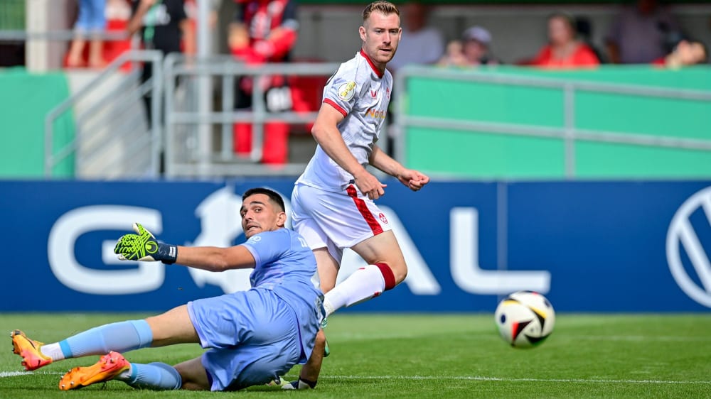 Treffsicher gegen seinen Ex-Klub: Jannik Mause (re.) und der 1. FC Kaiserslautern stehen in der 2. DFB-Pokalrunde.