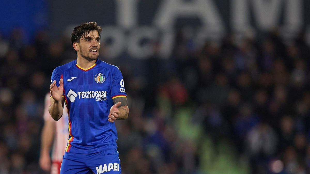 Kopfball-auf-Knieh-he-Arambarri-ohne-R-cksicht-auf-Verluste-zur-F-hrung