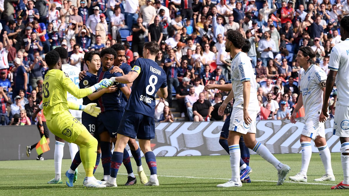 Angeboxt und getroffen: Mbaye mit kurioser PSG-Führung